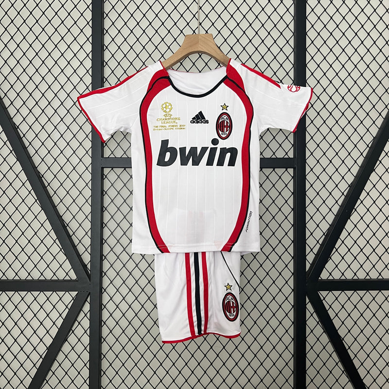 MILAN II 06/07 LIMITED EDITION CHAMPNHIONS LEAGUE KIDS KIT (RETRO)